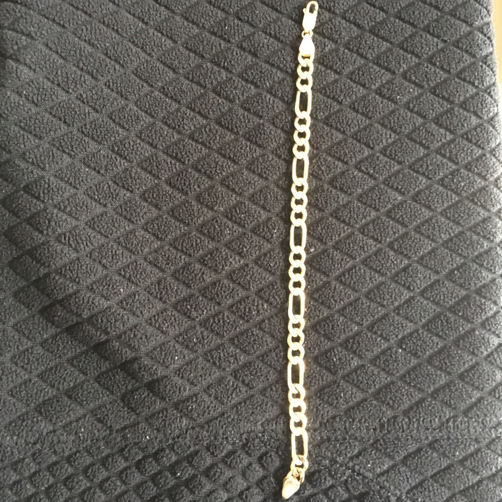Solid 14k gold Figaro bracelet 7 inch